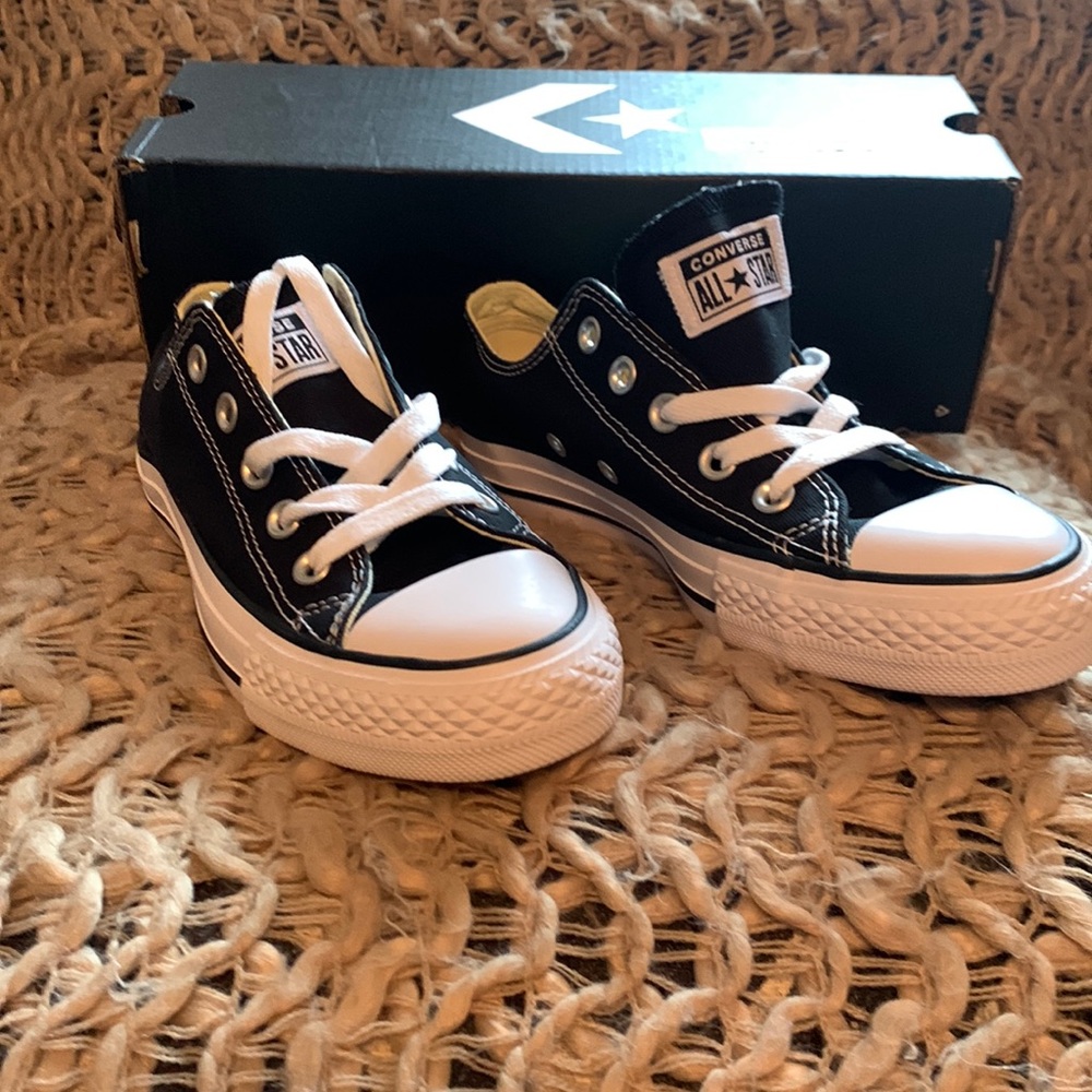 Converse NWT